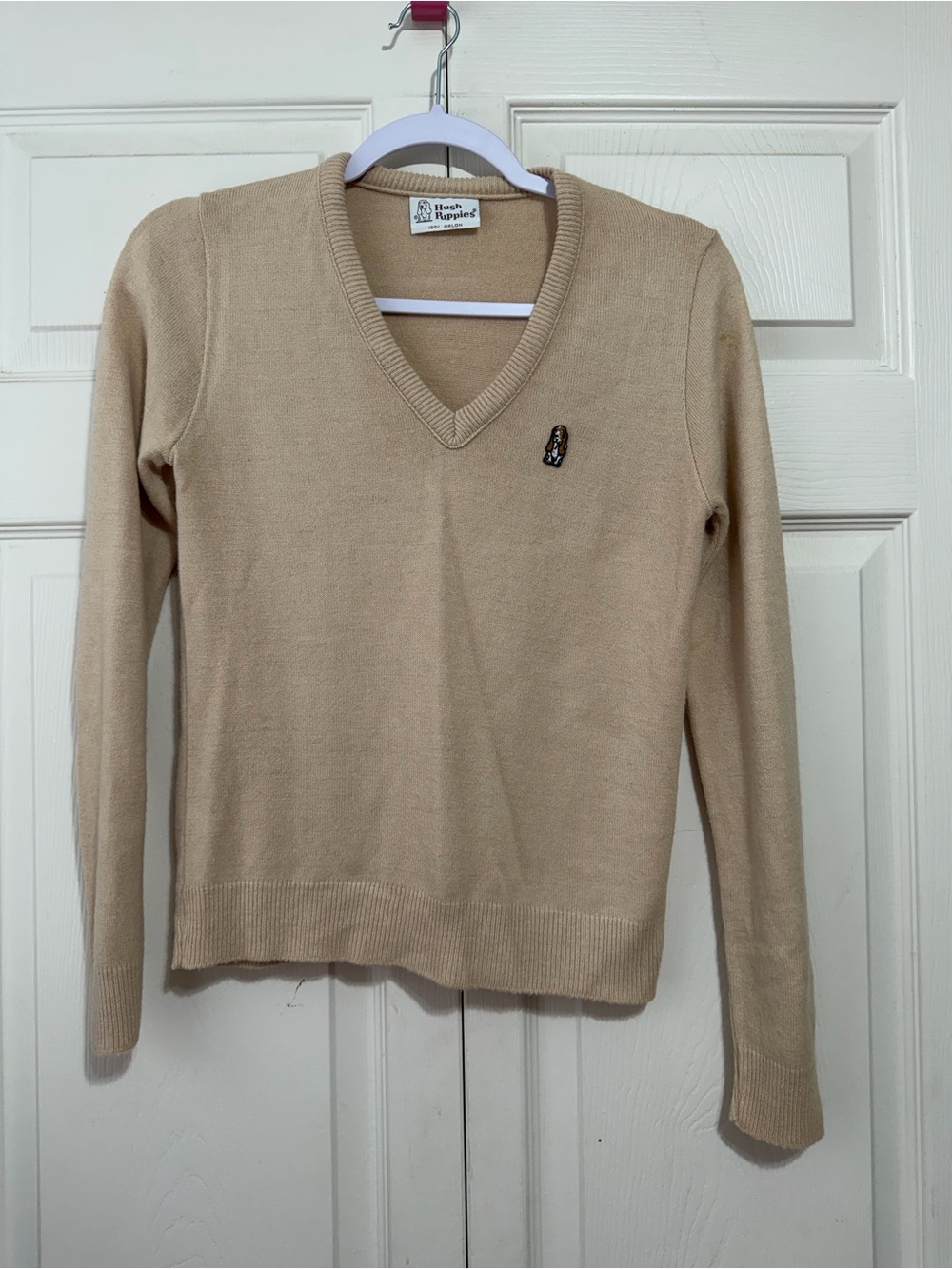 Vintage 80’s Hush Puppies Beige V-Neck Sweater
